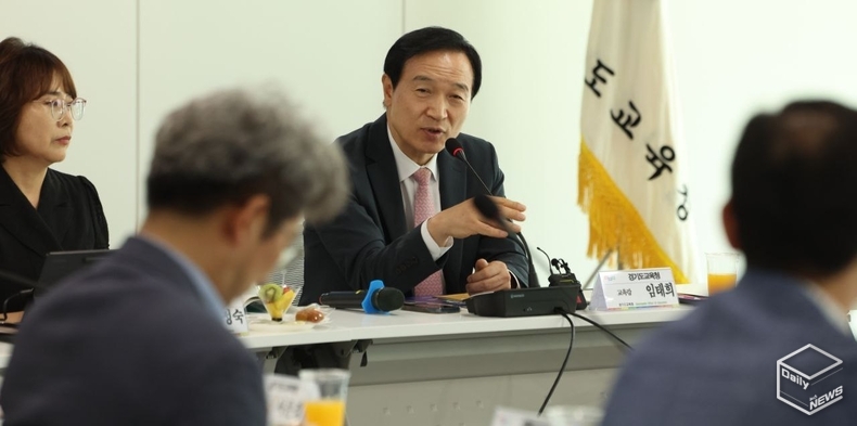  임태희 교육감은 교육방향에 맞게 부서가 힘을 모아 아이디어를 내 인성교육이 내실 있게 운영되도록 힘써 달라고 당부했다. 