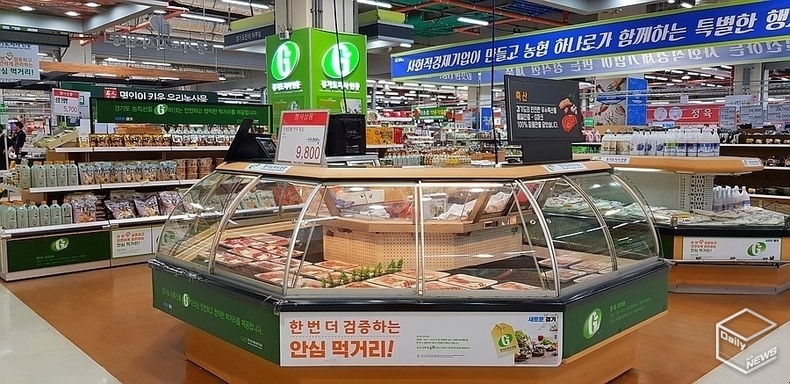 고양·성남·동탄·수원·양주 농협하나로마트에서는 ‘경기농산물 명품브랜드전’을 통해 G마크 배와 포도 등을 타임세일로 최대 50% 할인받을 수 있다.