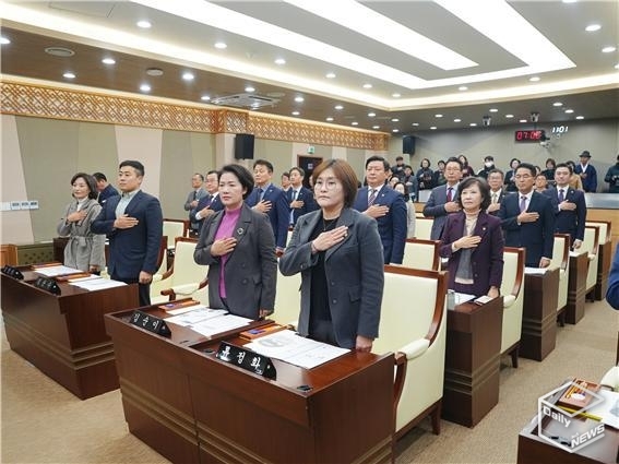 제243호 제2차 정례회 개회식