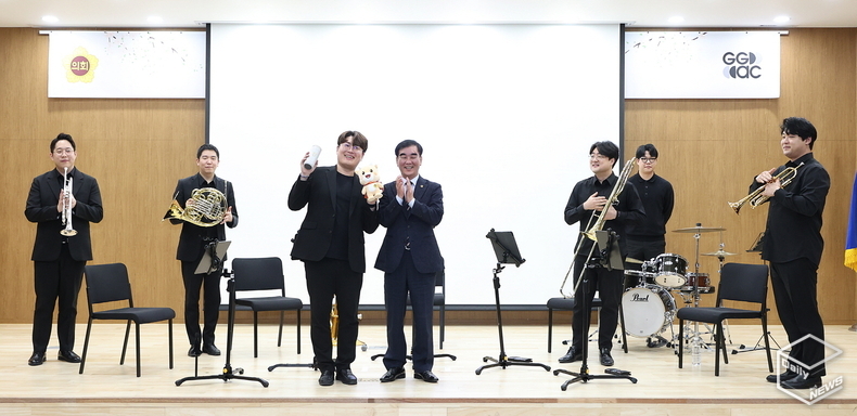 경기도의회는 1일 의회 청사 대회의실에서 첫 의회공감 프로그램 ‘공감음악회’ 를 실시했다. 