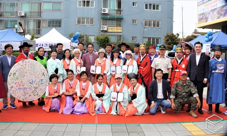 팽성의 '바느질 부대'는 오는 6월 8일부터 8회에 걸쳐 바느질 교육이 진행된다. 