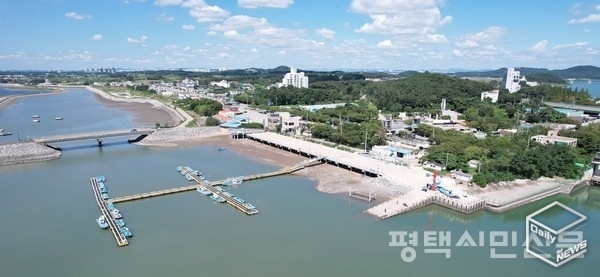 어촌뉴딜300 사업으로 정비를 마친 권관항 정박시설 모습(사진제공=평택시민신문)