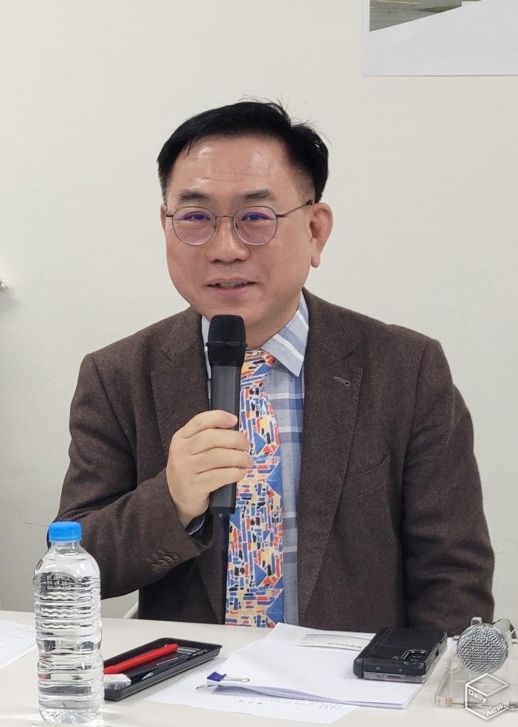 길강묵 법무부 인천공항출입국외국인청 심사국장, 행정학박사