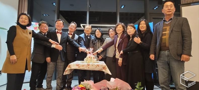 축하케이크 절단식