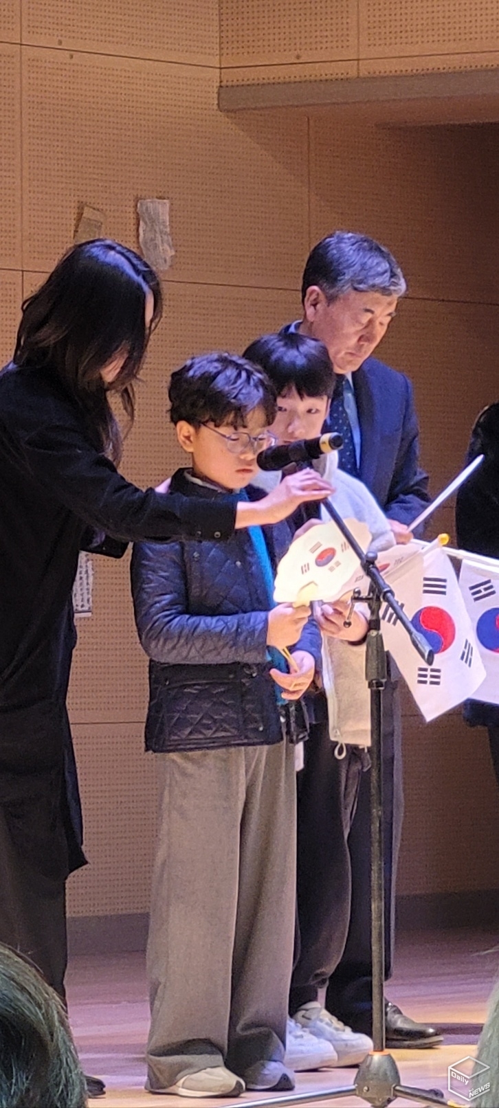 14명의 지역시민 대표와 청소년들이 기미독립선언서를 낭독하며 3.1 독립운동 정신을 다짐했다. 