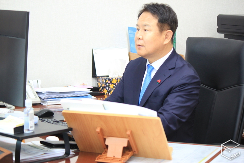 평택대학교는 단순한 이론적 구성이 아닌, 실제 산업 현장과 지역 요구를 반영한 실행 가능한 계획을 제시했다는 점에서 높은 평가를 받았다.