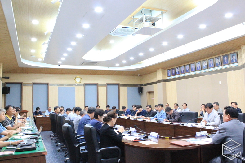 공공건 축 현장 관계자들과의 간담회가 소남영 의원 주관으로 11일 간담회실에서 개최됐다. 