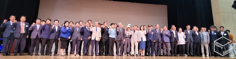 김현제 지부장은 “대한민국 최대 규모인 경기도지부를 명실공히 최고의 조직으로 만들기 위해 혼신을 다하겠다”는 각오를 보였다.