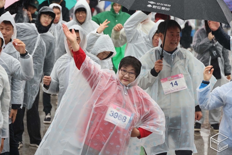 평택시민걷기대회에 참가(사진=평택시의회)