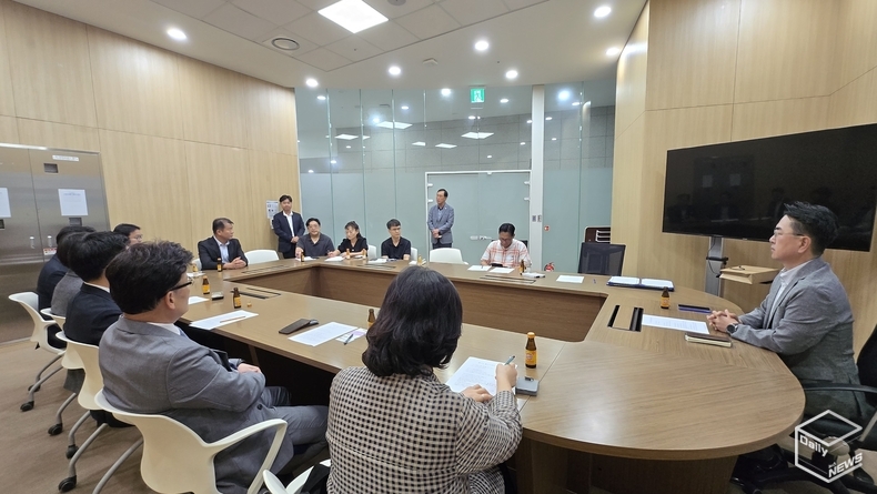 김두일 회장은 시상식 공정성을 위해 “자문위원과 심사위원단의 전문성을 바탕으로 철저히 준비하겠다”고 밝혔다.(사진=경기도일간기자단)