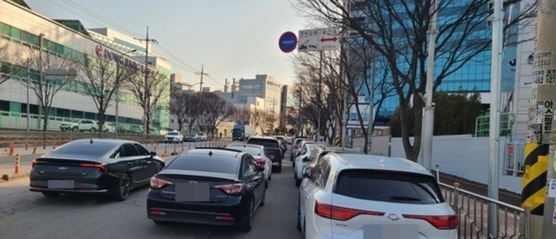 “불법 주차 때문에 시민이 법규 위반?"