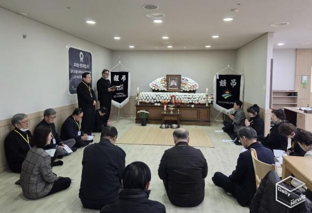 무연고자 장례식을 엄수하는 공영장례서포터즈