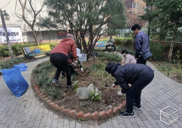 수원시 장안구 조원1동, 새봄맞이 손바닥 정원 정비