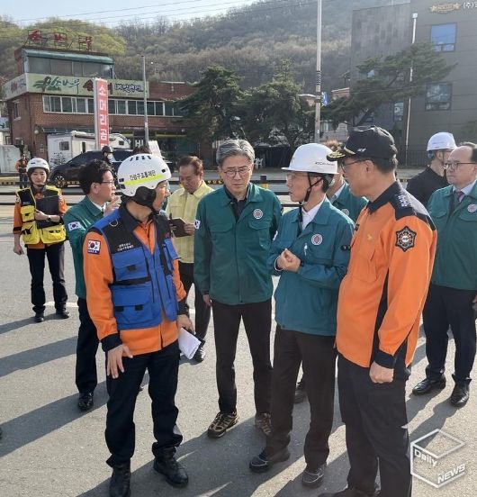김성중 경기도 부지사, 광명 신안산선 붕괴 사고 현장 찾아 “인력과 장비 총동원해 인명구조에 최선 다해달라”