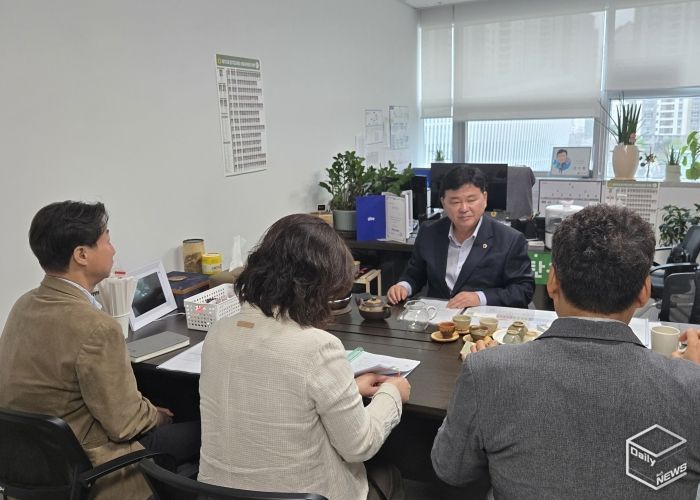 성기황 의원, 건강증진학교 운영 등 경기도 학생 건강정책 보고 받아