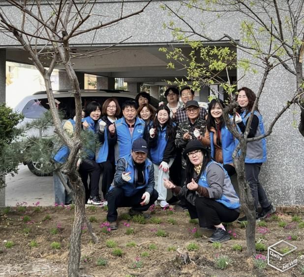 수원시 팔달구 화서1동 주민자치회, 손바닥정원 신규 조성에 구슬땀