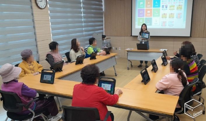안중보건지소, 어르신 치매 예방 교육을 위해 스마트한 장비 도입!!
