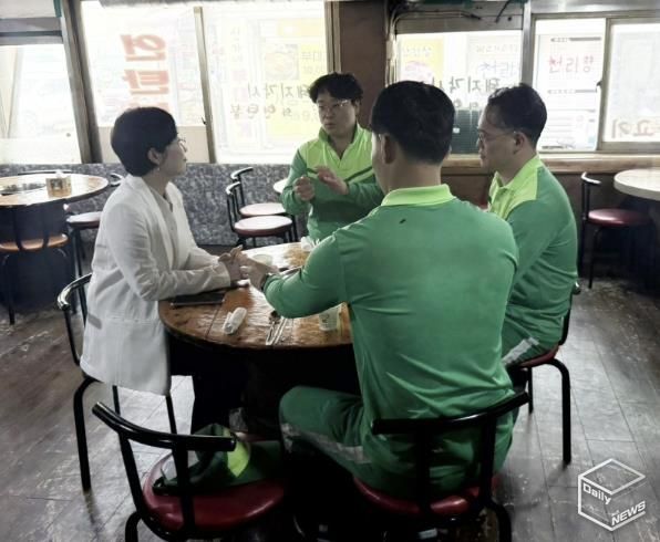 수원시 영통구 매탄1동, 환경관리원 간담회 실시