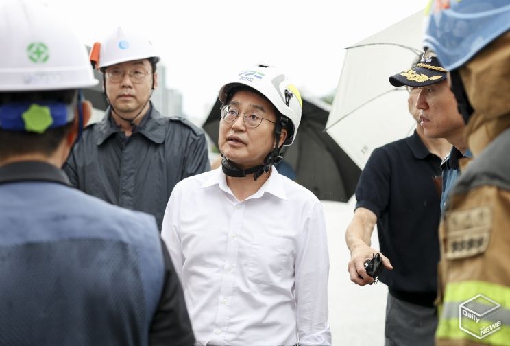 김동연 경기도지사, 민생경제 현장투어 도중 안전사고 발생 현장 긴급 출동. 안전조치 지시