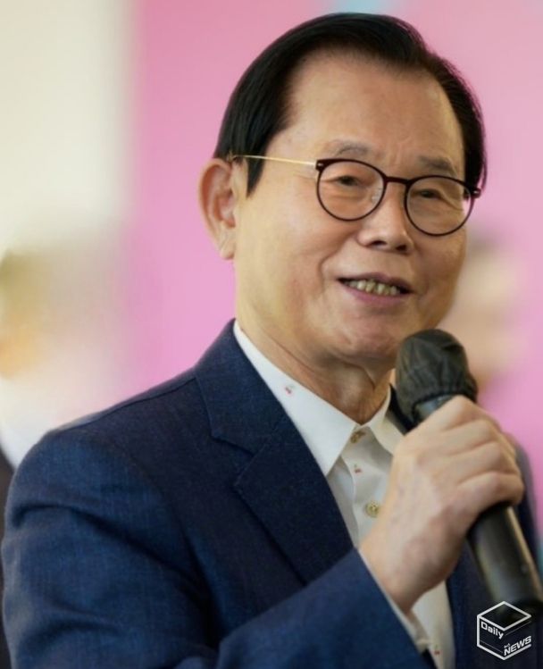 (사진_ 박철언 (재)한반도복지통일재단 이사장 / 세계인류평화봉사상조직위원회 제공)