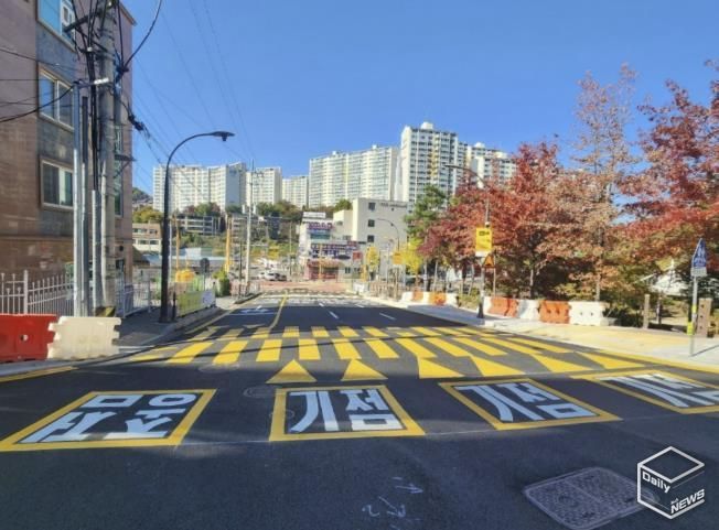 용인특례시 마북동 교동마을 현대홈타운 정문 앞 우회전 전용차로 확장