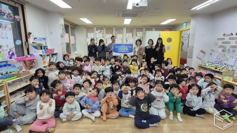 삼육라이튼어린이집, 평택행복나눔본부에 이웃돕기 성금 전달