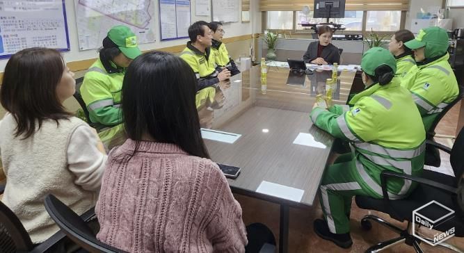 수원시 영통구 매탄2동, 깨끗한 환경위해 청소대행업체와 현장 소통 간담회 열어