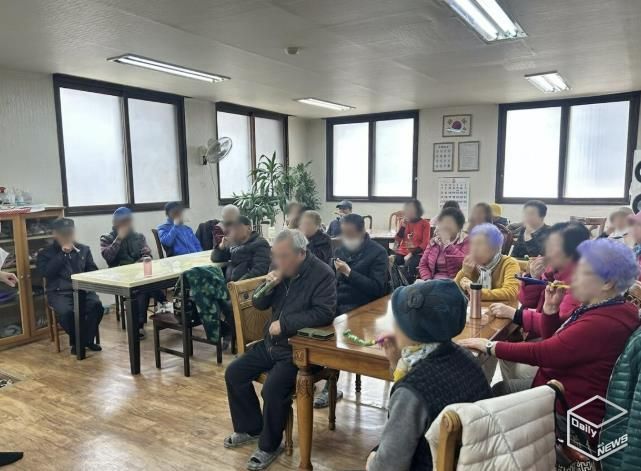 5일 성포주공4단지 경로당에서 찾아가는 구강보건교육이 진행중이다